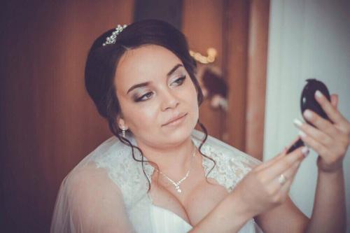 К вашим услугам прекрасные девушки. 02