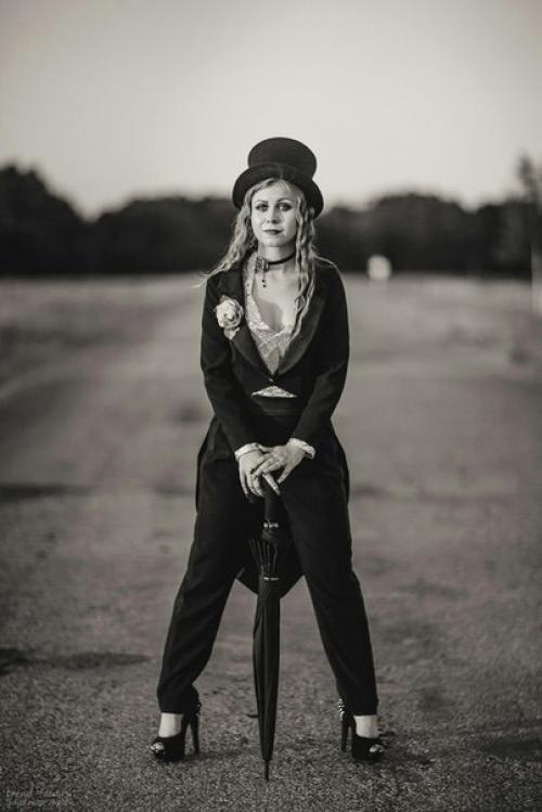 Я хочу выразить благодарность каждому, участвовавшему в создании моего лучшего образа. 08