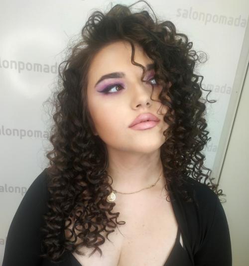 Мелкие кудряшки вернулись в моду, и мы готовы воплотить ваши мечты в готовый образ! 02