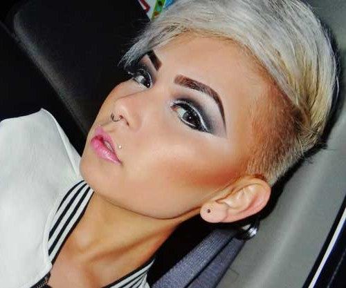 Женские стрижки с выбритым виском. 01