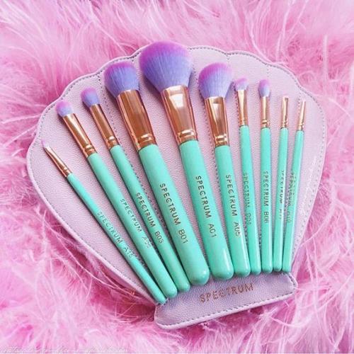 Как вести себя с парнем? 02 Как вести себя с парнем? 02