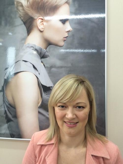 Доброе утро!  Уже целый год я осваиваю новую профессию парикмахер - стилист настал момент сделать мир и ваши волосы еще более красивыми! 03