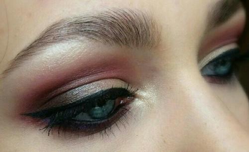 Всем нихао!  Я сертифицированный мастер - визажист и с радостью помогу алкокисам/котам стать еще прекраснее! 04