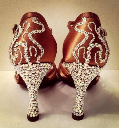 Туфли стразы мы украшаем. 02 Туфли стразы мы украшаем. 02