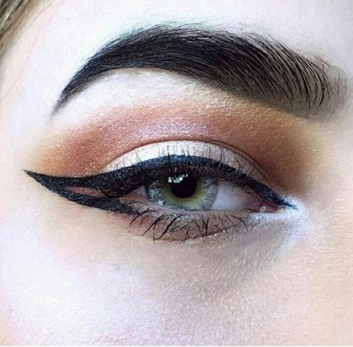 Всем нихао!  Я сертифицированный мастер - визажист и с радостью помогу алкокисам/котам стать еще прекраснее! 03