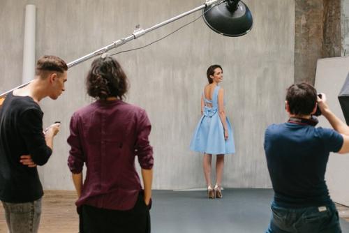 Бэкстейдж со съемки коллекции 2017 г. для каталога Apart. 04