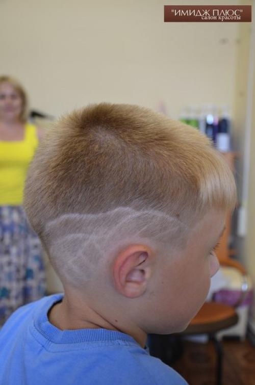Салон красоты Имидж Плюс предлагает целый спектр услуг для самых маленьких клиентов салона: 04