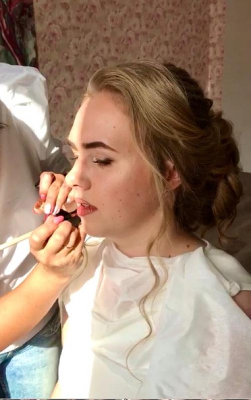 Сборы невесты всегда очень волнительно и трогательно. 02