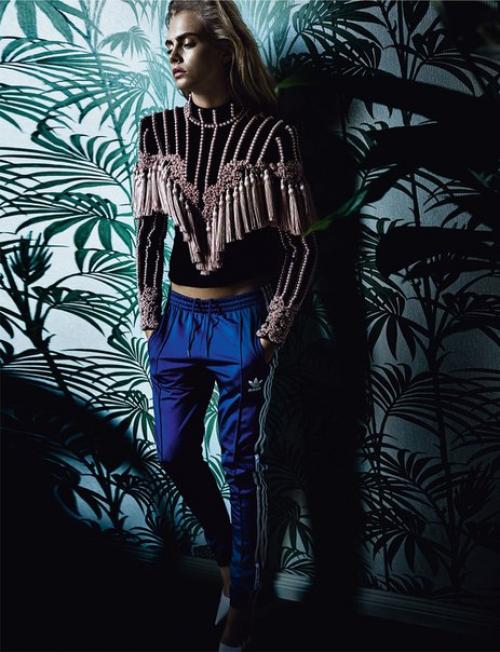 Back ON Track: кара делевинь в фотосессии Марио тестино для Vogue UK September 2016. 02