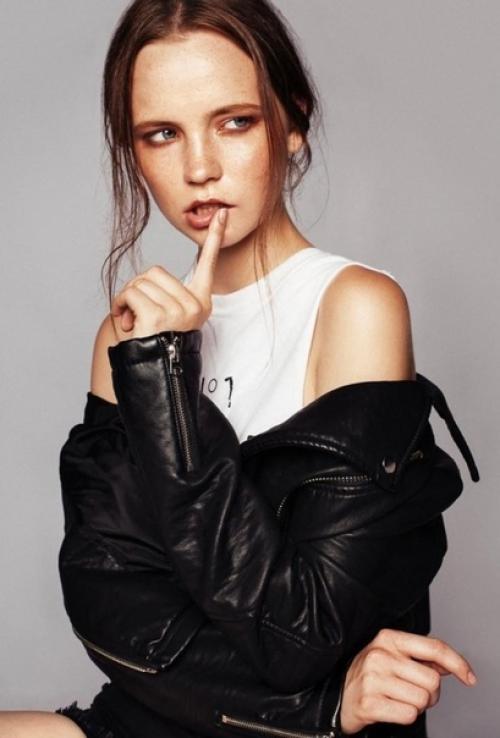 Добрый вечер!  На 21 августа (воскресенье) мы ищем стилиста - визажиста на творческую съёмку tfp. 07