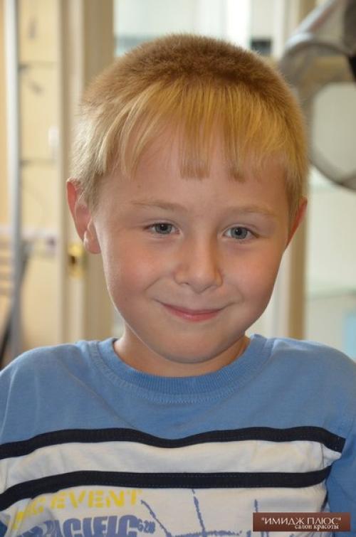 Салон красоты Имидж Плюс предлагает целый спектр услуг для самых маленьких клиентов салона: 05