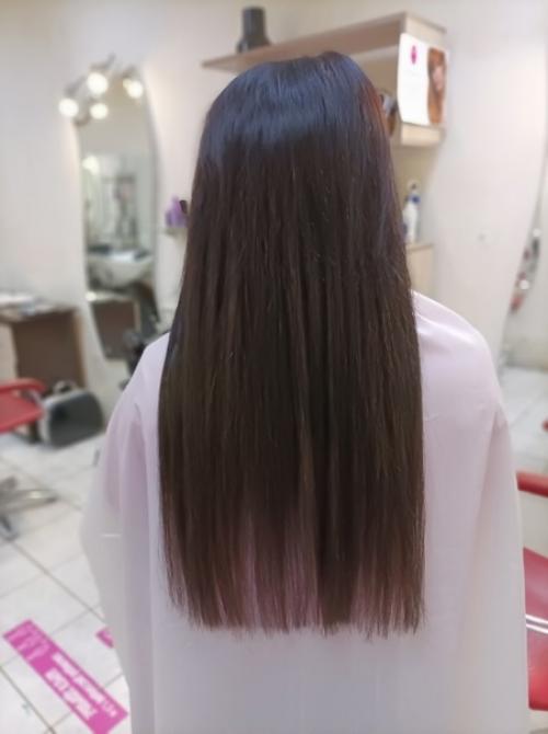 Яркими и привлекательными девушек делают не только продуманный до мелочей стиль и макияж, но и сильные, отливающие блеском волосы. 01