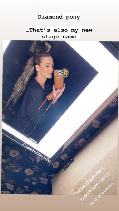 Кажется, Блейк сама была безумно рада первому выходу в свет спустя долгое время. 03