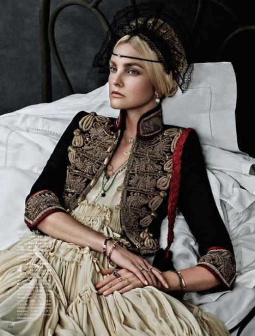 Caroline's Symphony: Кэролайн трентини в фотосессии Джампаоло сгура для Vogue Japan October 2015. 02