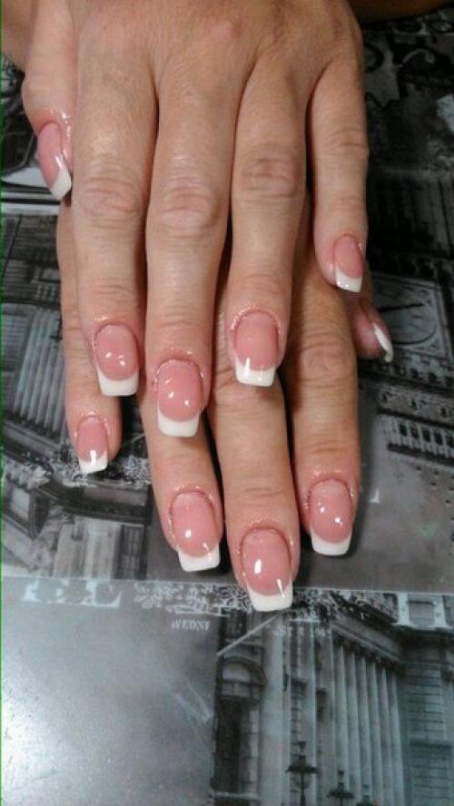 Салон Лондон оказывает все виды парикмахерских услуг - отдельный детский зал где детей стригут в креслах машинках и просмотром любимых мультиков. 02