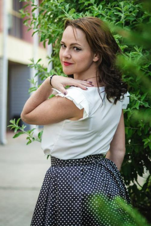 Милые девушки!  Успейте на прогулочную фотосессию, пока погода нас балует! 02