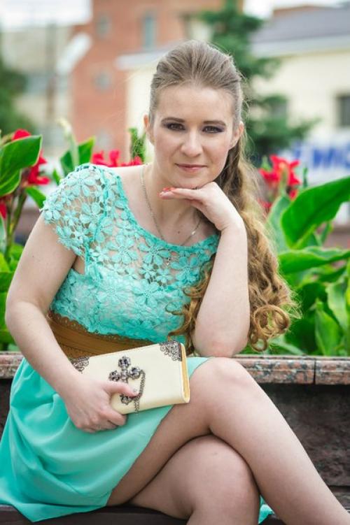 Милые девушки!  Успейте на прогулочную фотосессию, пока погода нас балует! 04