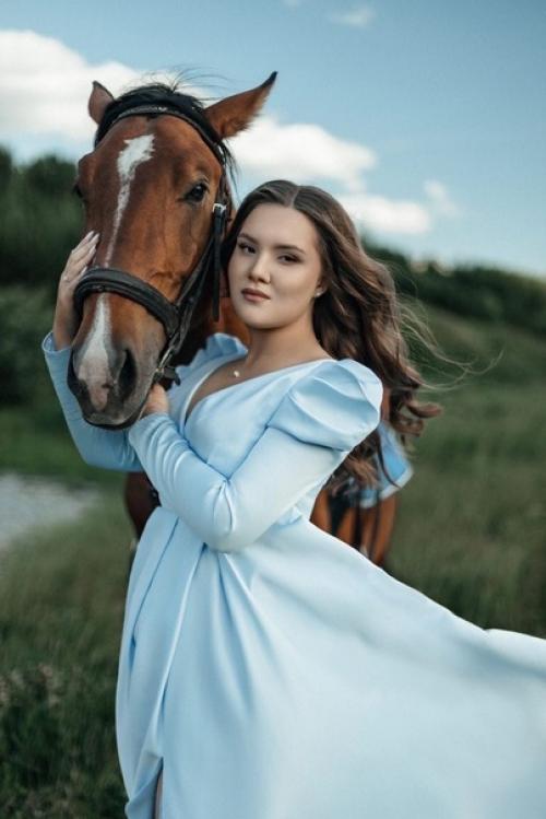 Прощание с детством лишь однажды случается. 01