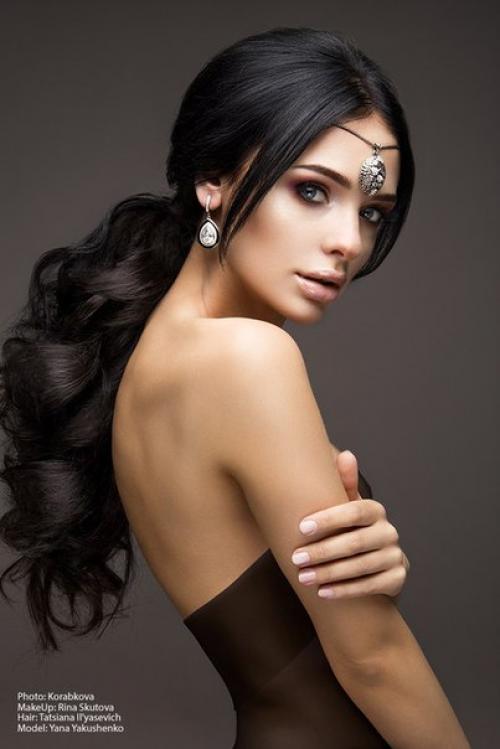 Хорошая новость для тех, кто имеет за плечами курсы по макияжу, но хотелось бы еще подтянуть навыки! 01