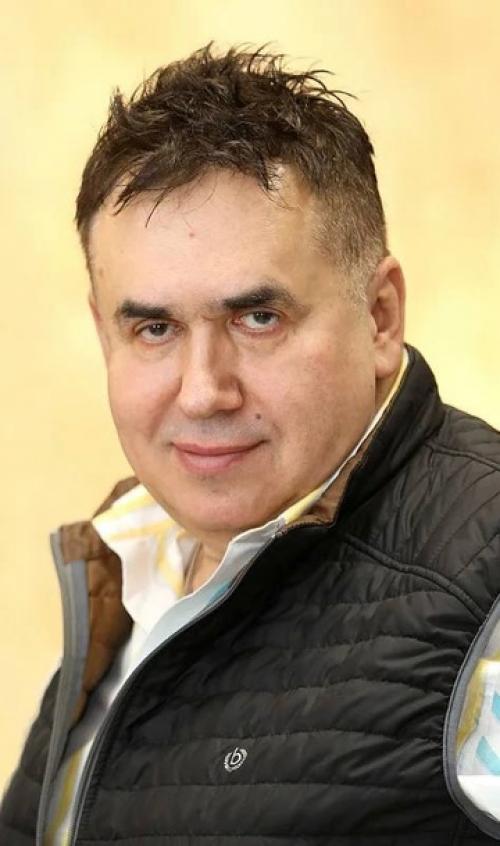 Станислав садальский раскритиковал тину канделаки из-за ее стильного образа на прощании с Александром масляковым. 01