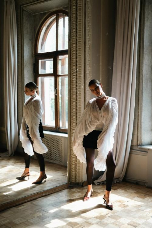 Есть в творчестве особое состояние потока, когда перестаешь работать и начинаешь творить. 03