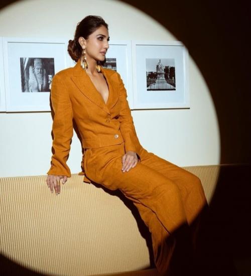 Образ ваани для церемонии награждения Brand Vision Summit 2023. 04