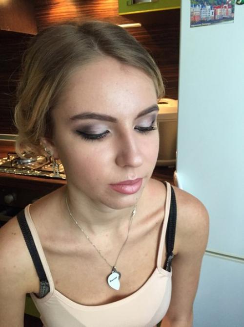 Милые девушки Самары, визажист и стилист по причёскам приглашают вас преобразиться к любому событию в вашей жизни. 01