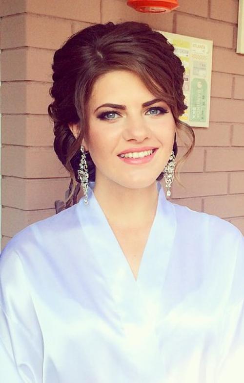 Поможем создать красивый, незабываемый образ, и вы станете королевой любого мероприятия! 01