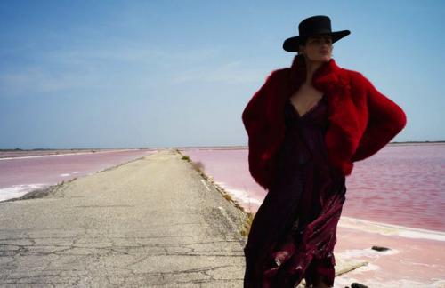 Изабель фонтана в фотосессии сердика Буше для Elle France August 2015. 01