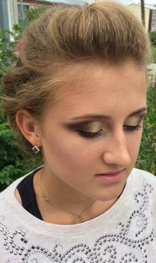 Модель на макияж и локоны ищу? 02