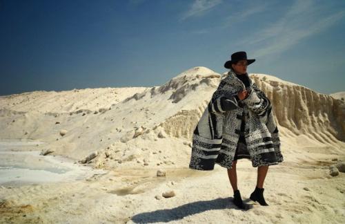 Изабель фонтана в фотосессии сердика Буше для Elle France August 2015. 06