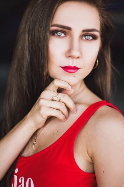 Милые девушки Самары, визажист и стилист по причёскам приглашают вас преобразиться к любому событию в вашей жизни. 03