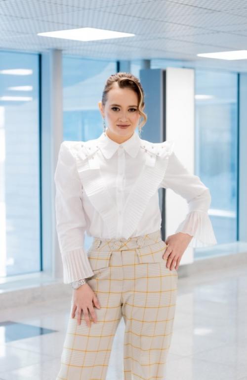 Сколько раз была в аэропорту Домодедово и не обращала внимания на коридоры и как стильно они смотрятся на фото. 04