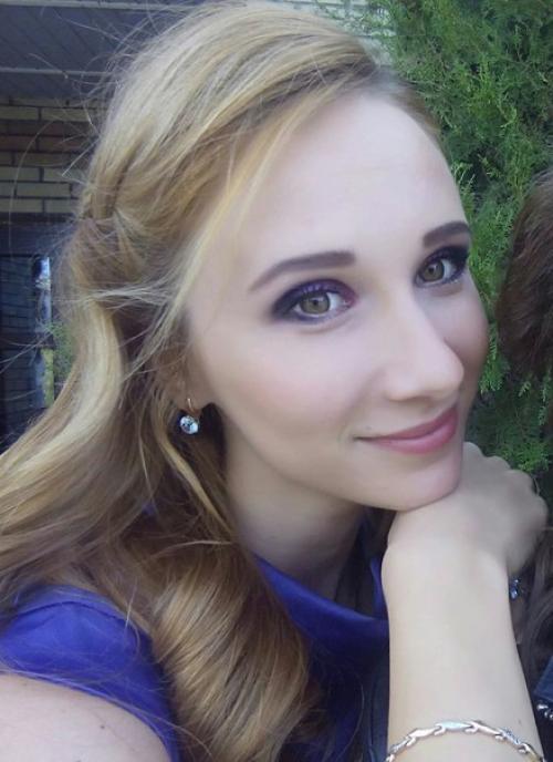 Я могу создать для вас неповторимый образ на любое торжество с помощью прически и макияжа с профессиональным подходом! 01