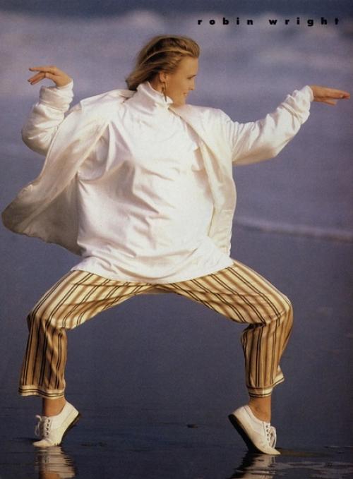 Актриса и модель Робин Райт (да, да, та самая, которая снималась в Санта - Барбаре и карточном домике) в фотоистории Easy Does It! 04