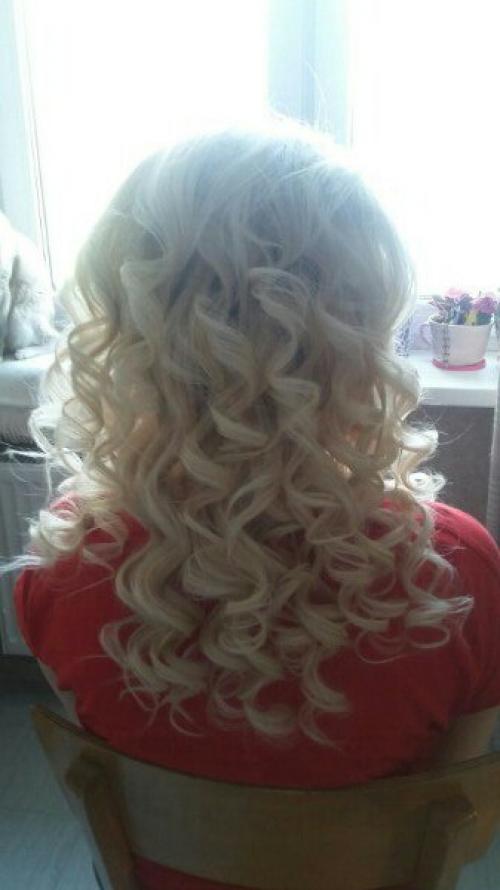 Милые девушки?  Я начинающий стилист - визажист приглашаю вас на макияж и прически по привлекательным ценам. 02