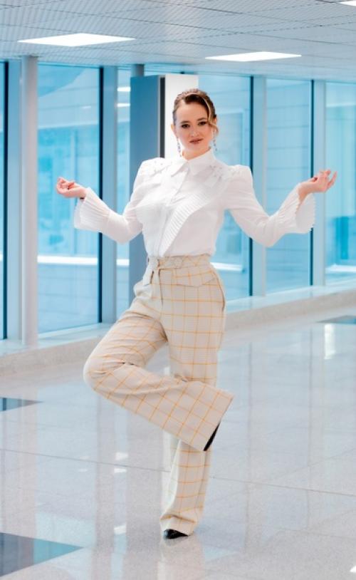 Сколько раз была в аэропорту Домодедово и не обращала внимания на коридоры и как стильно они смотрятся на фото. 01