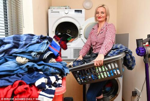 Уборка семь раз в день: как живется матери десяти сыновей. 01