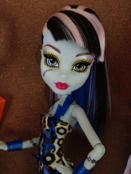 Встречай новою тройку пляжных кукол монстр хай: Рошель, холт и Фрэнки - Swim Class 2 выпуск. 02