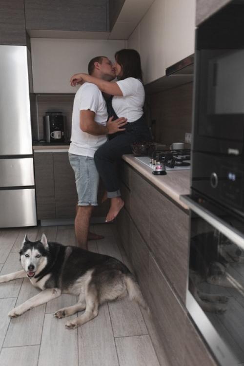 Лишь в том случае, если вам приелись однотипные студийные кадры и хочется домашнего тепла, то домашняя съемка - для вас. 02 Лишь в том случае, если вам приелись однотипные студийные кадры и хочется домашнего тепла, то домашняя съемка - для вас. 02