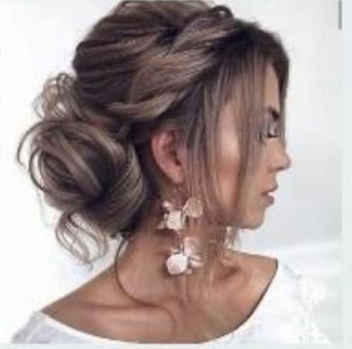 В воздухе уже слышен запах приходящих новогодних праздников и самое время начинать активную подготовку к самому торжеству. 01