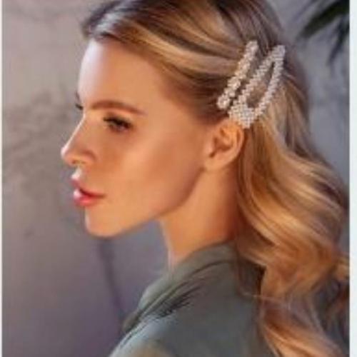 В воздухе уже слышен запах приходящих новогодних праздников и самое время начинать активную подготовку к самому торжеству. 02