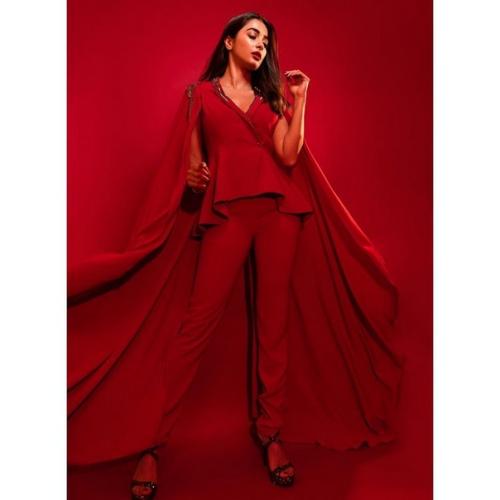 Поиск \u203a\u203a Style@Pooja_Hegde_Official  Poojahegde. 07