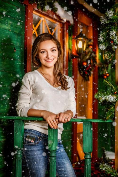 Хочу поблагодарить свою хорошую подругу и замечательного специалиста в своем деле Дарью коваль за макияж к фотосессии Семейные Ценности. 02