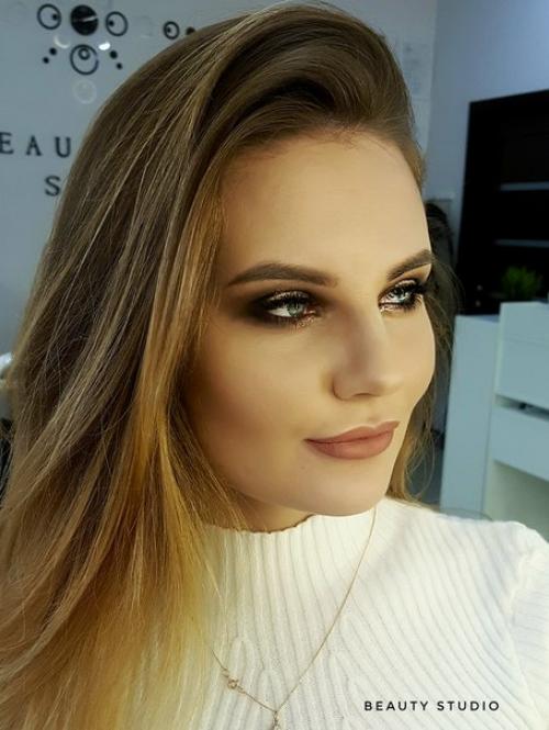 Макияж. Стоимость: 1500 рублей. 01