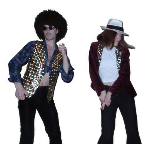 Немаловажную роль играет облик участников. 01