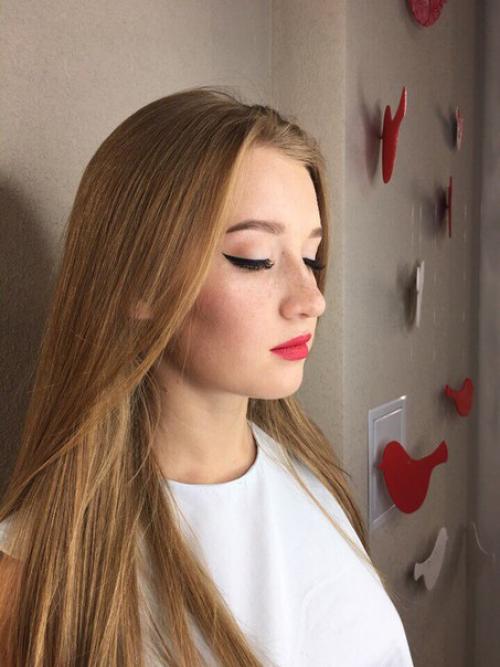 Дорогие девушки!  Осень и зима - время корпоративных праздников, первого снега и ожидания волшебства в новый год! 08