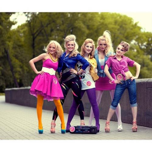 Немаловажную роль играет облик участников. 02