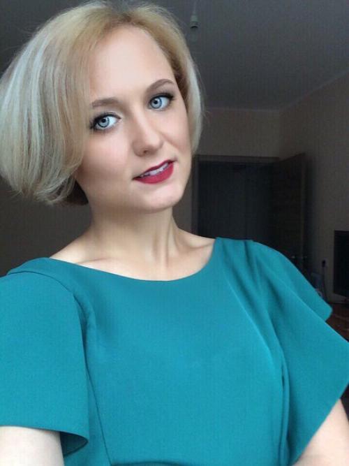 Дорогие девушки!  Осень и зима - время корпоративных праздников, первого снега и ожидания волшебства в новый год! 02