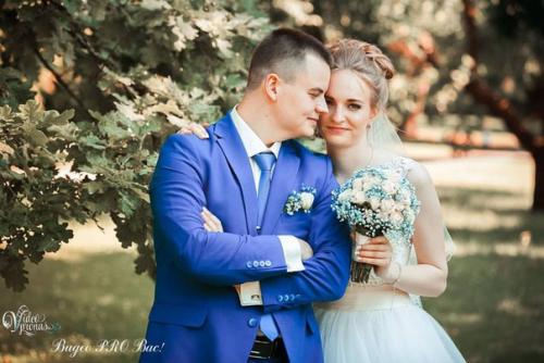 Здравствуйте?  Меня зовут Юлия, я визажист - стилист. 09